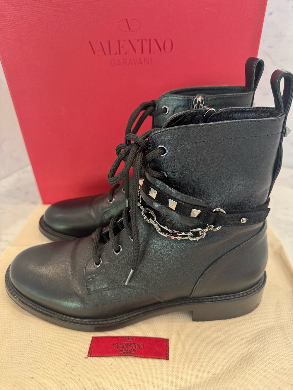 ✨ Authentic Valentino Garavani Rockstud Chain Combat Boots ✨